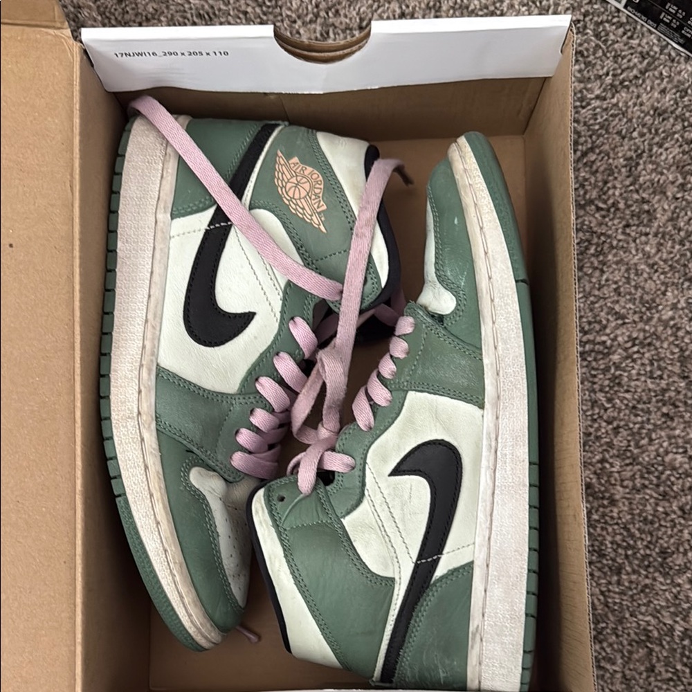 Air Jordan 1’s Mid Nike Dutch Green -Black Barley Green